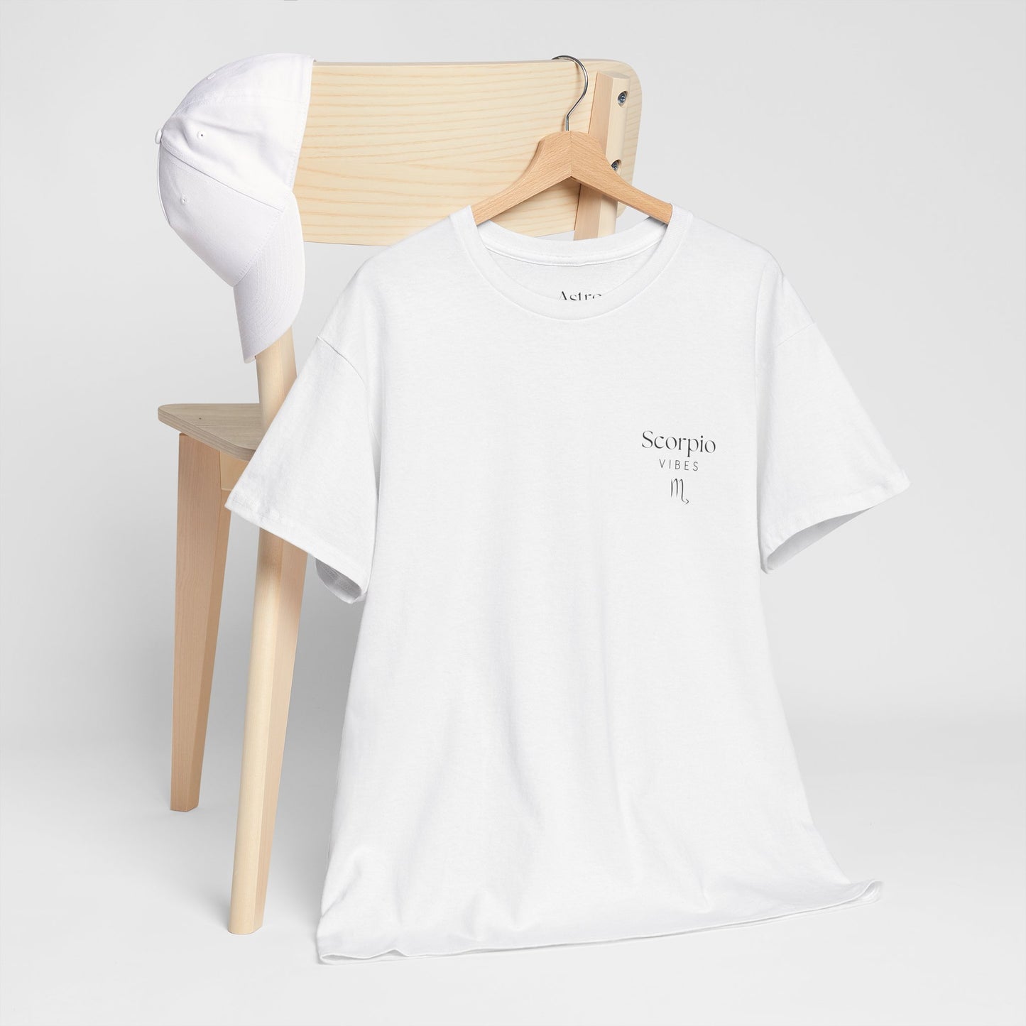 T-SHIRT BLANC SCORPIO VIBES (100% coton et unisexe)